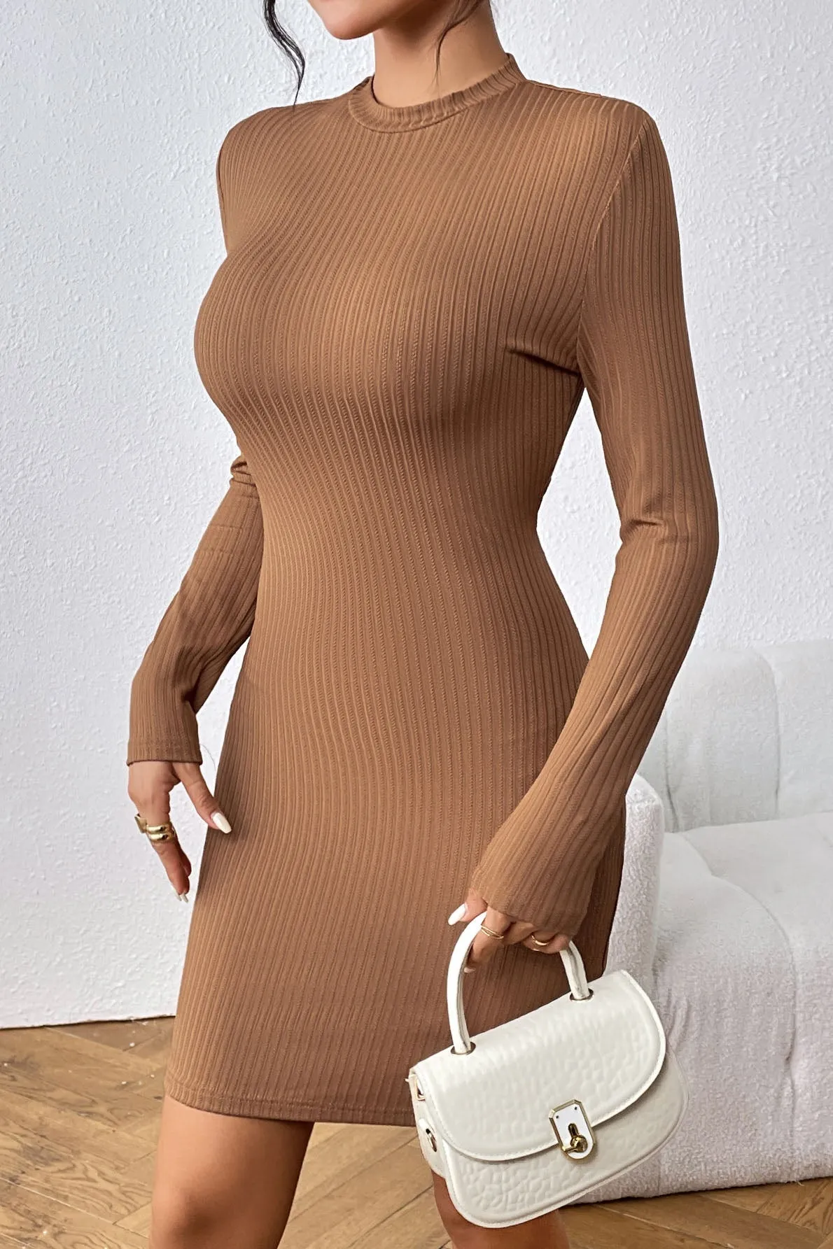 Caramel backless long-sleeve slim knit dress