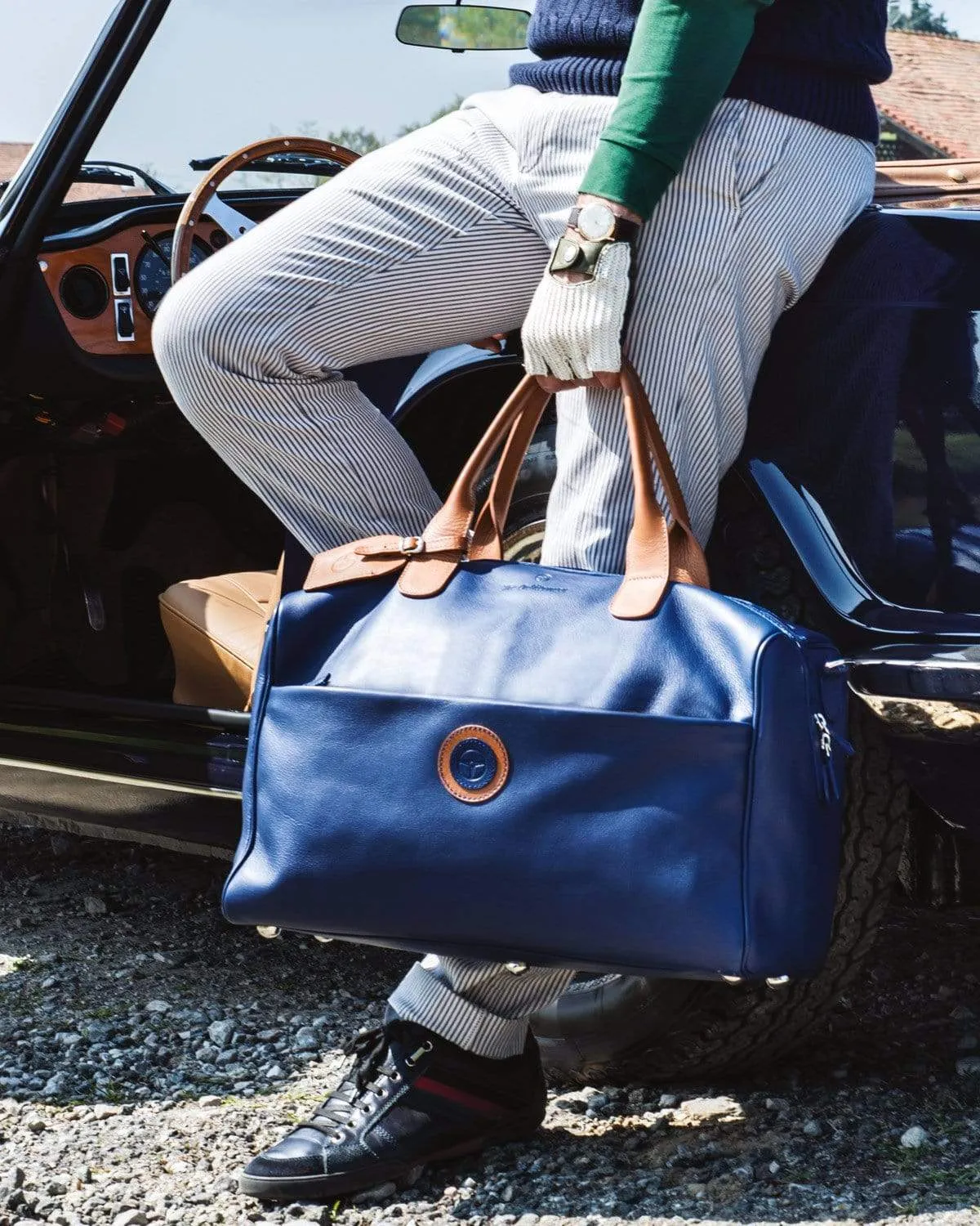 GLOBETROTTER - Full-grain Leather Duffle Bag - Blue/Tan