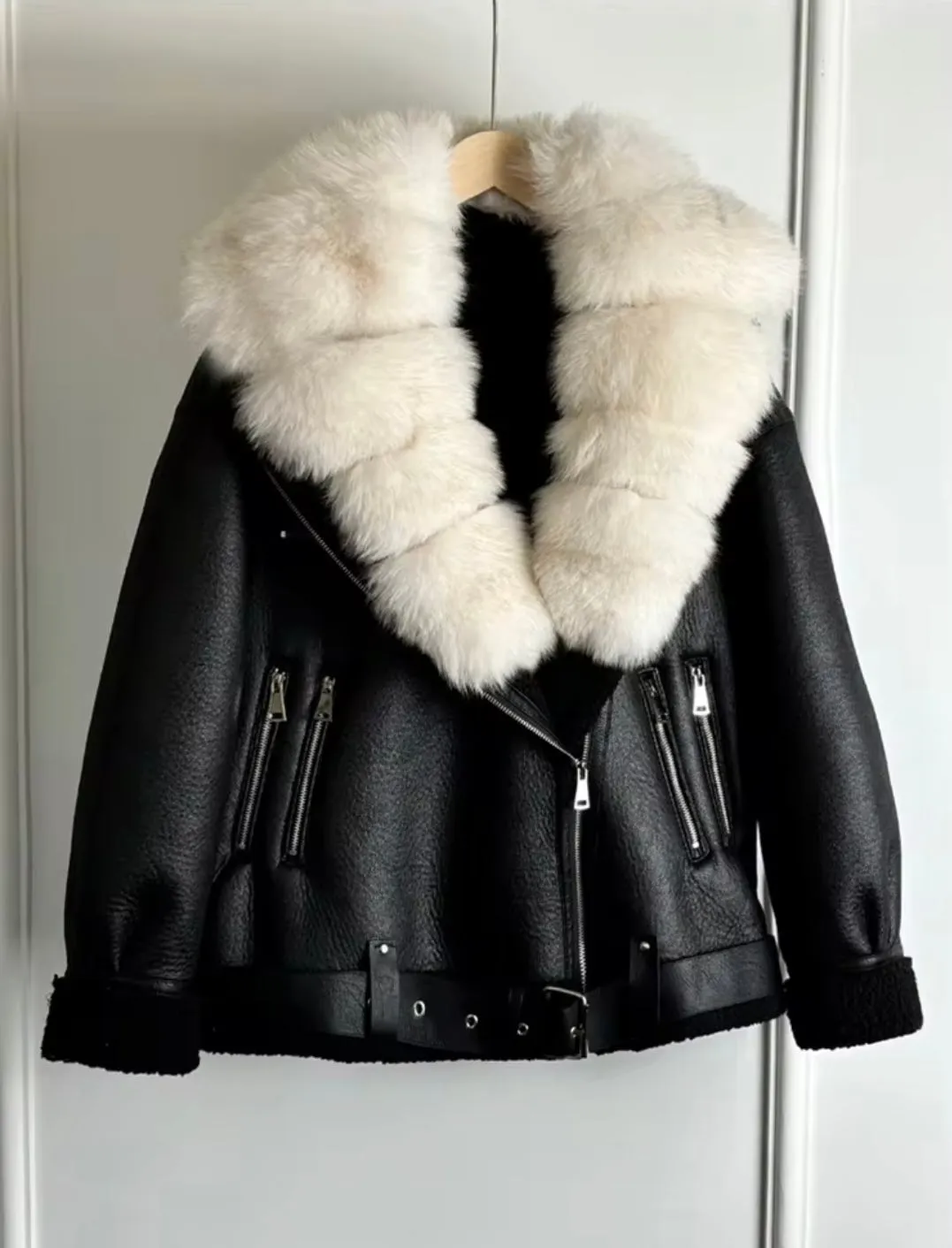 Luxurious Women's Eco-Leather Sheepskin Coat with Natural Fur