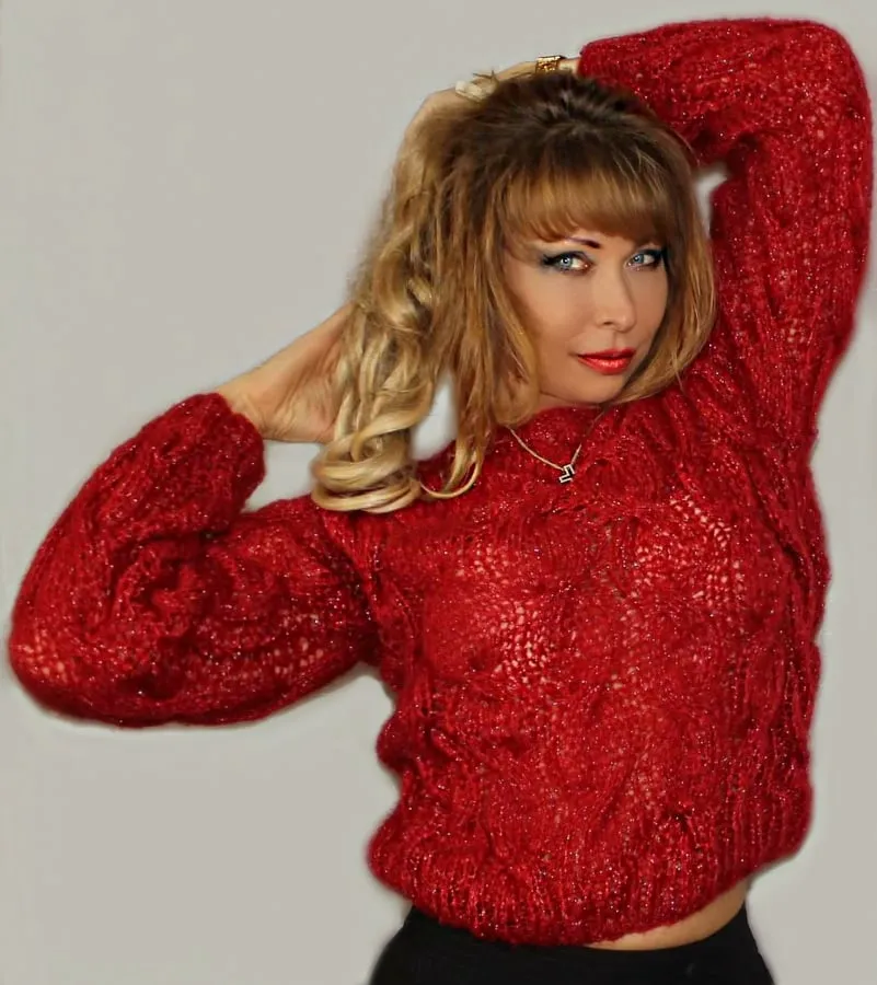 Red Mohair Loose knit Glitter sweater with cables