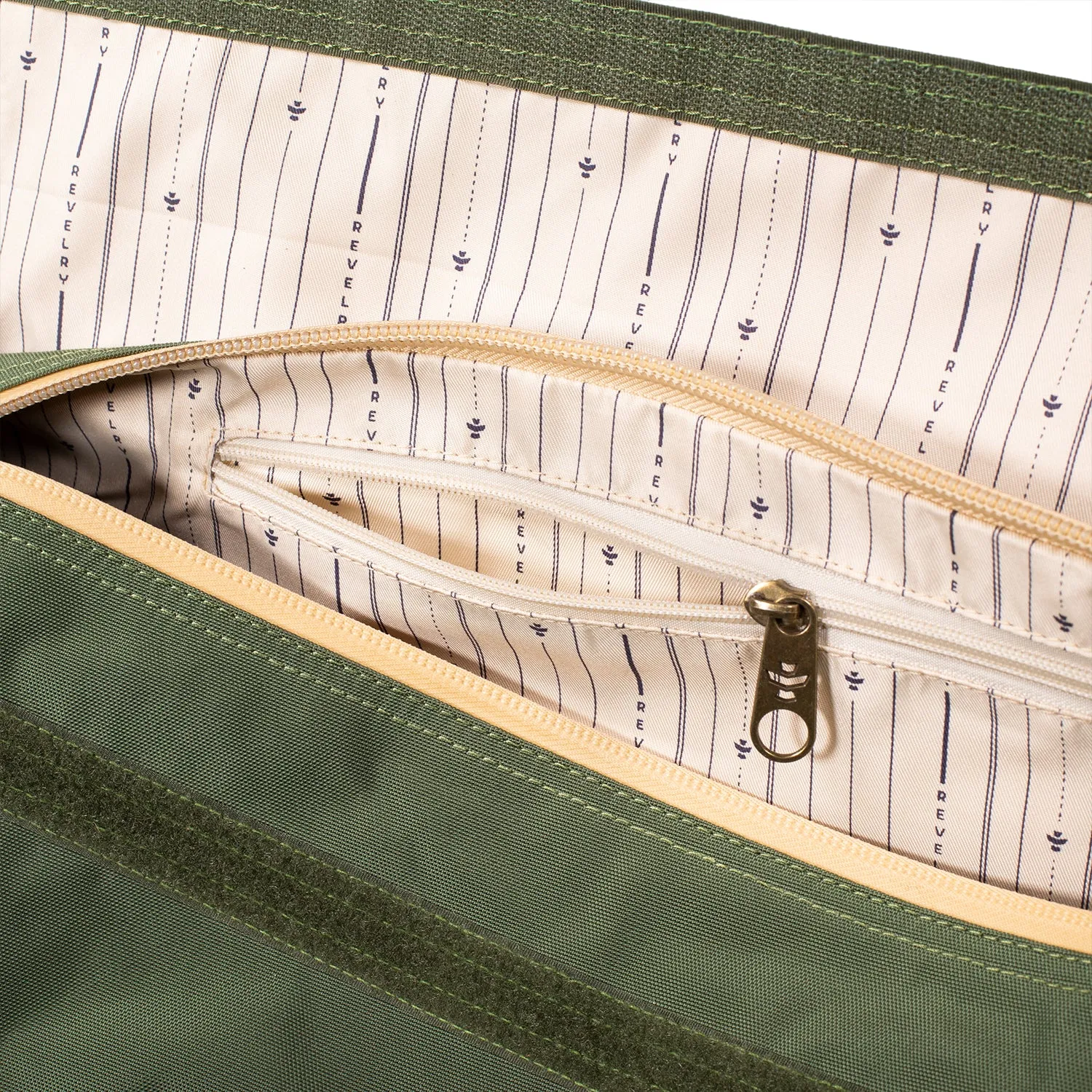 The Weekender - Smell Proof Medium Duffle