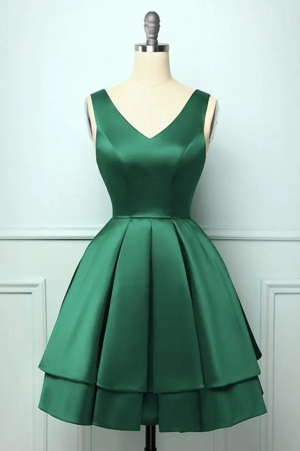 V-neck Emerald Green 8th Grade Dress Short Homecoming Dress